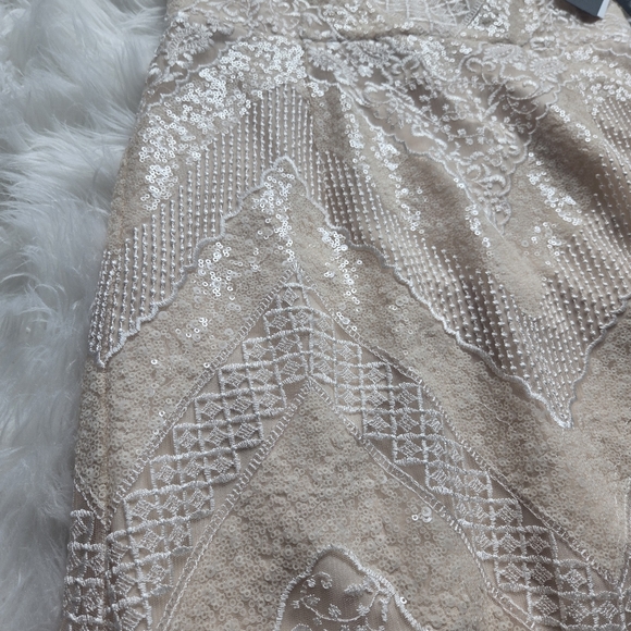 NWT Marciano Jordanna Lace Style Dress Size Medium - Picture 4 of 9